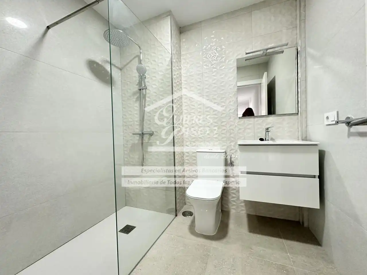 Bathroom of Flat for rent in Santa Lucía de Tirajana  with Air Conditioner