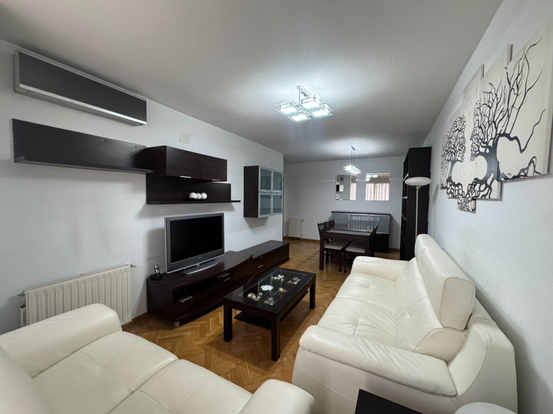 Sala d'estar de Pis de lloguer en  Madrid Capital amb Aire condicionat, Calefacció i Jardí privat