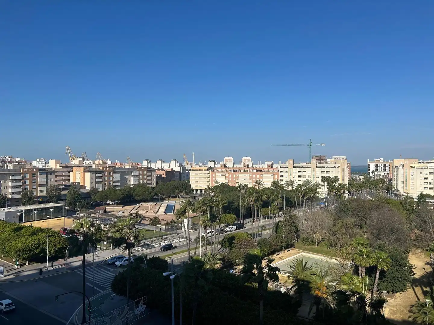 Vista exterior de Pis en venda en Cádiz amb Calefacció, Terrassa i Balcó