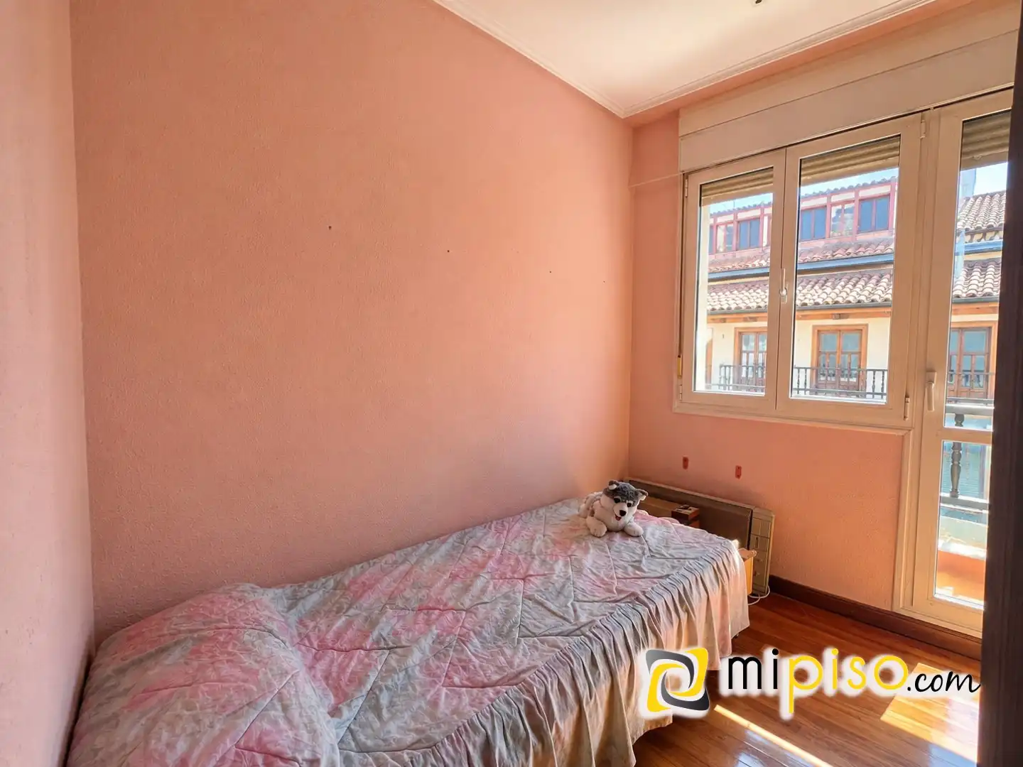 Schlafzimmer von Wohnung zum Verkauf in Laredo mit Balkon