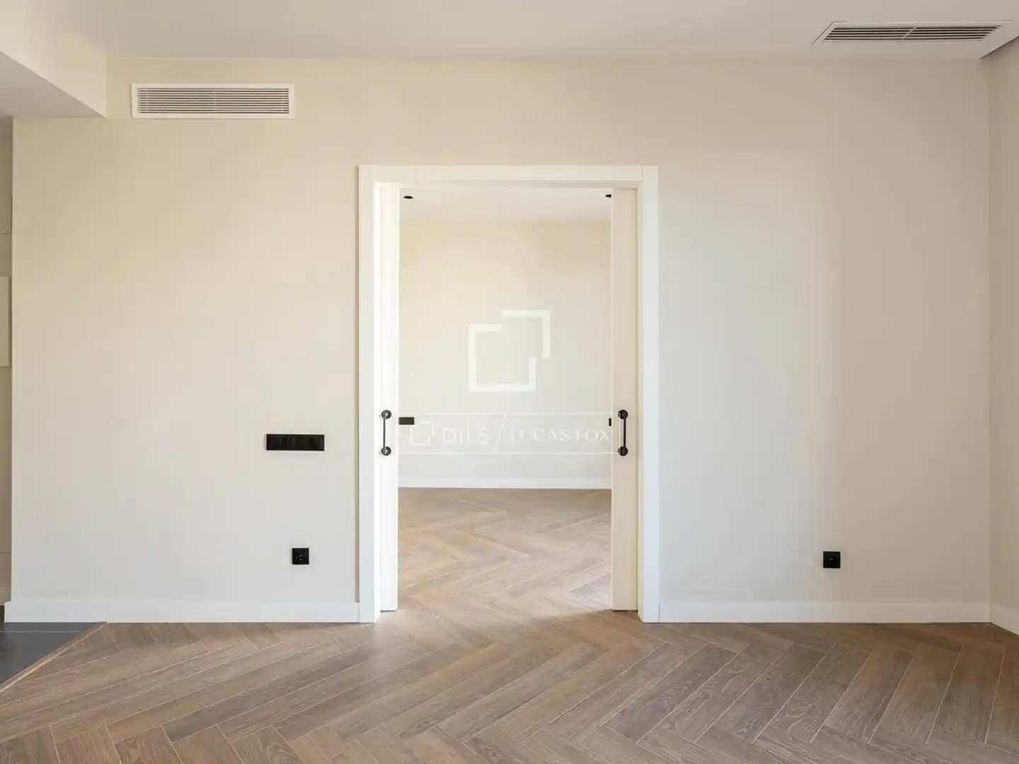 Flat for sale in Barcelona  with Air Conditioner, Heating and Parquet flooring