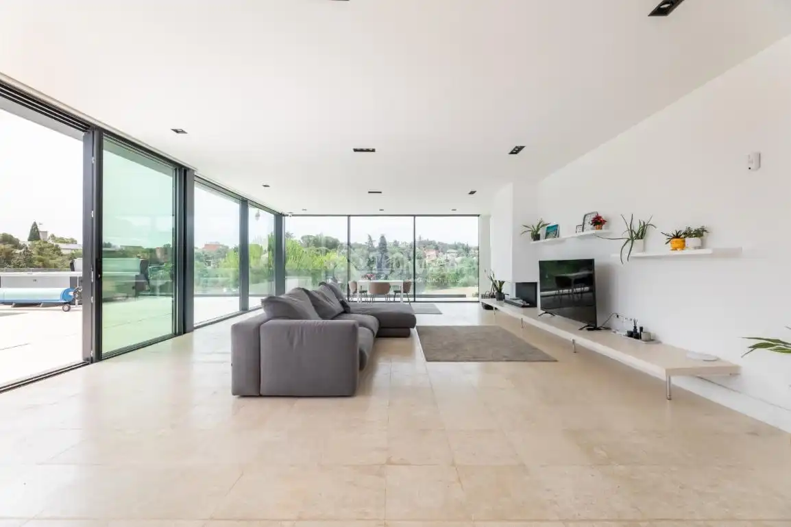 Sala d'estar de Casa o xalet en venda en Torrelodones amb Aire condicionat, Calefacció i Jardí privat