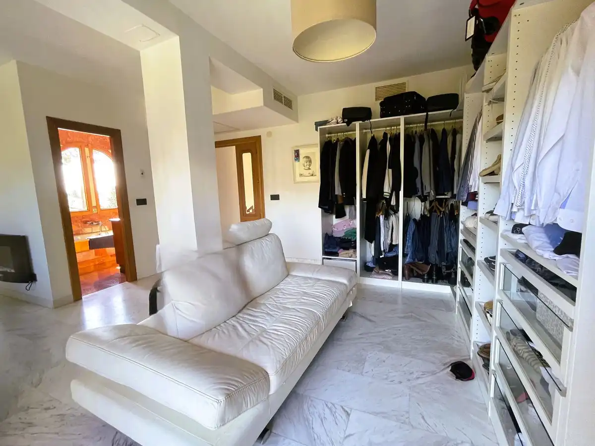 Wohnzimmer von Einfamilien-Reihenhaus zum Verkauf in Mijas mit Klimaanlage, Heizung und Privatgarten