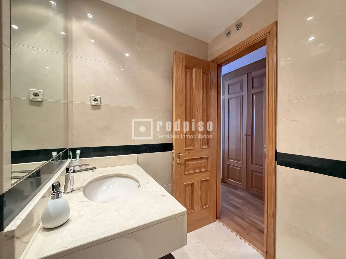 Bathroom of Duplexes for sale in Las Rozas de Madrid  with Air Conditioner, Heating and Private garden