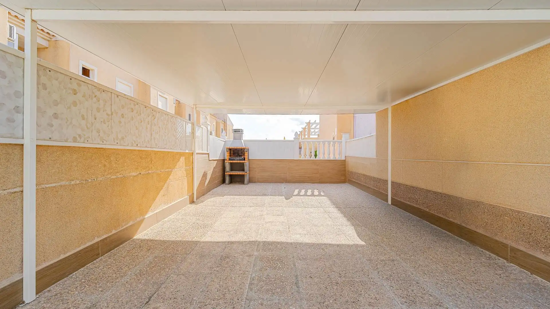 Terraza de Dúplex en venta en Torrevieja con Aire acondicionado, Jardín privado y Trastero