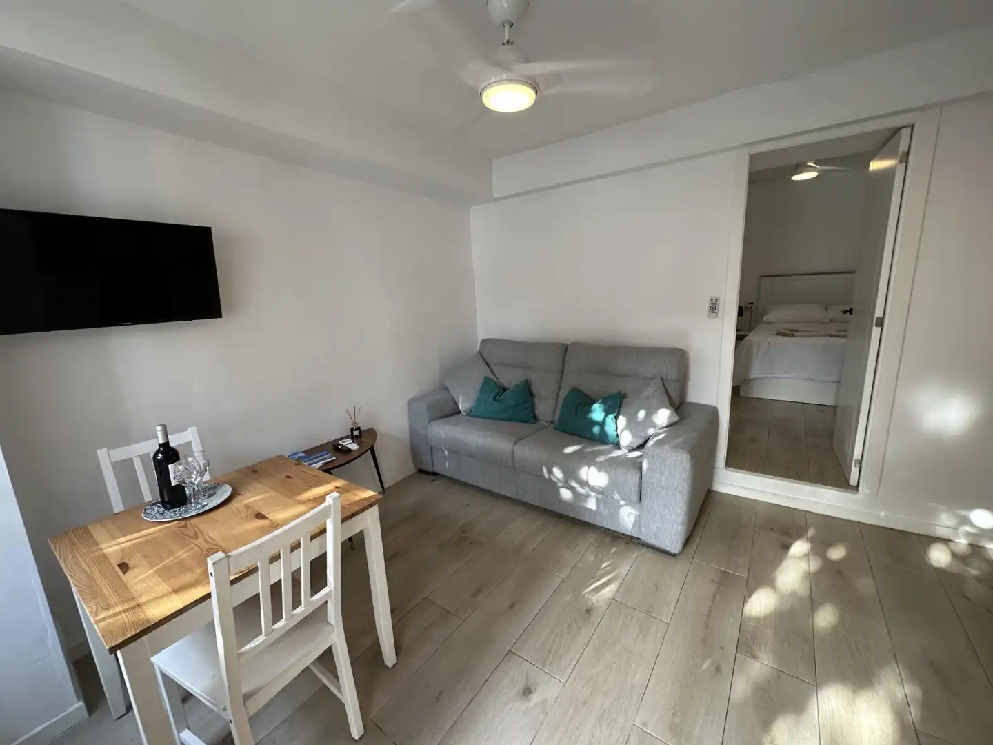 Wohnzimmer von Erdgeschoss zum Verkauf in Estepona mit Klimaanlage und Möbliert