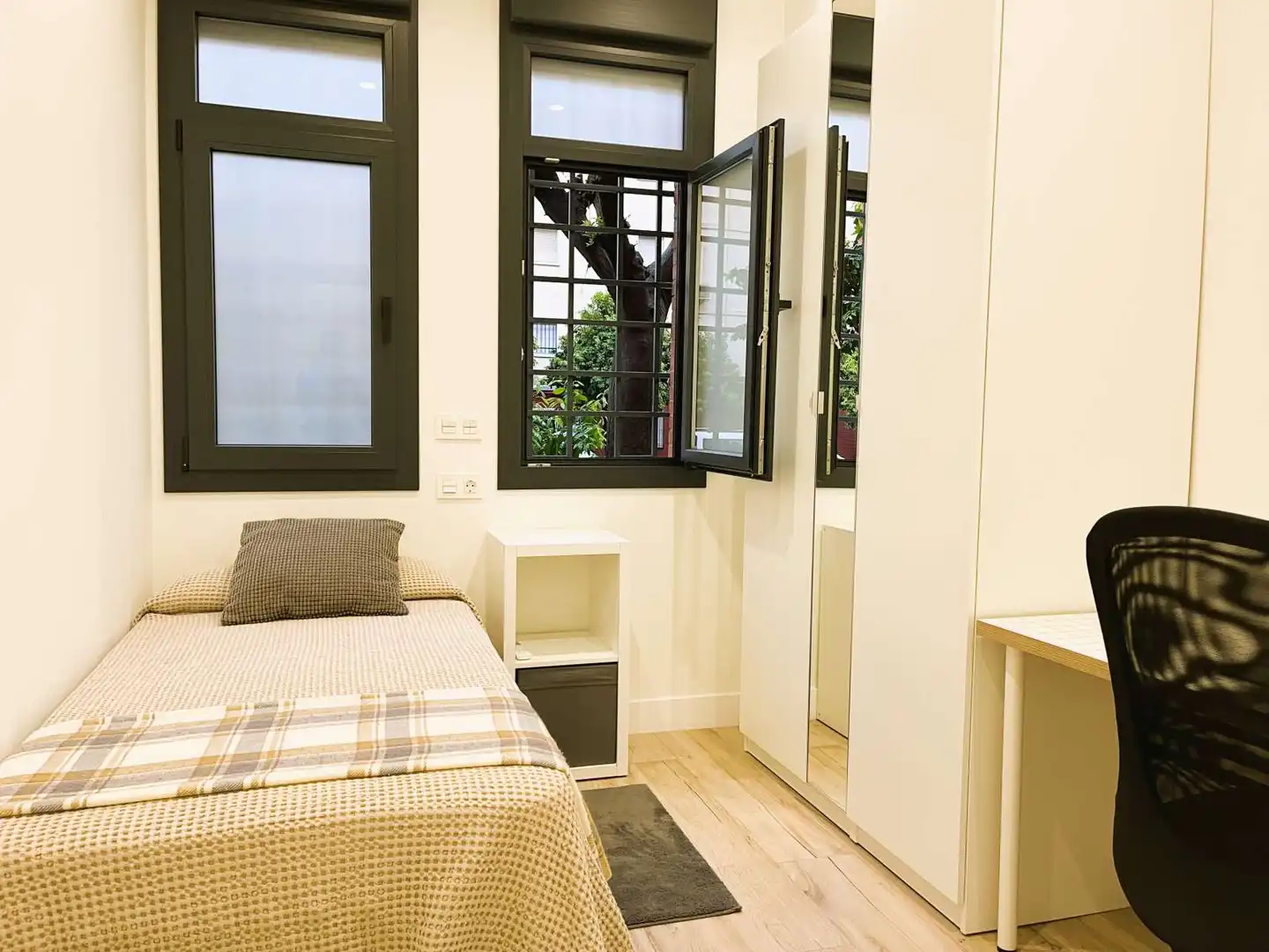 Habitación en El Plantinar – Avda. La Paz - El Juncal