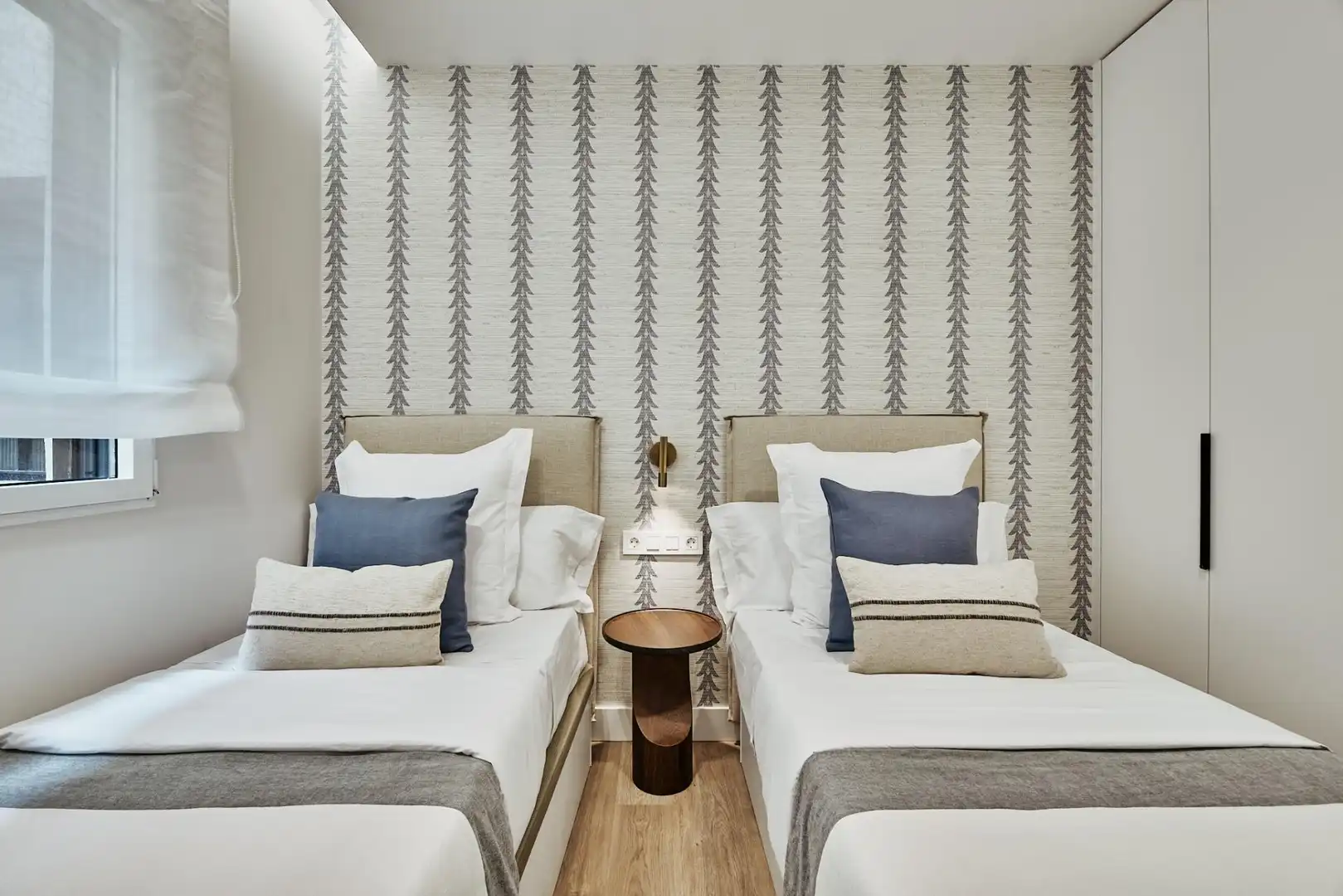 Dormitori de Apartament en venda en Madrid amb Calefacció, Terrassa i Moblat