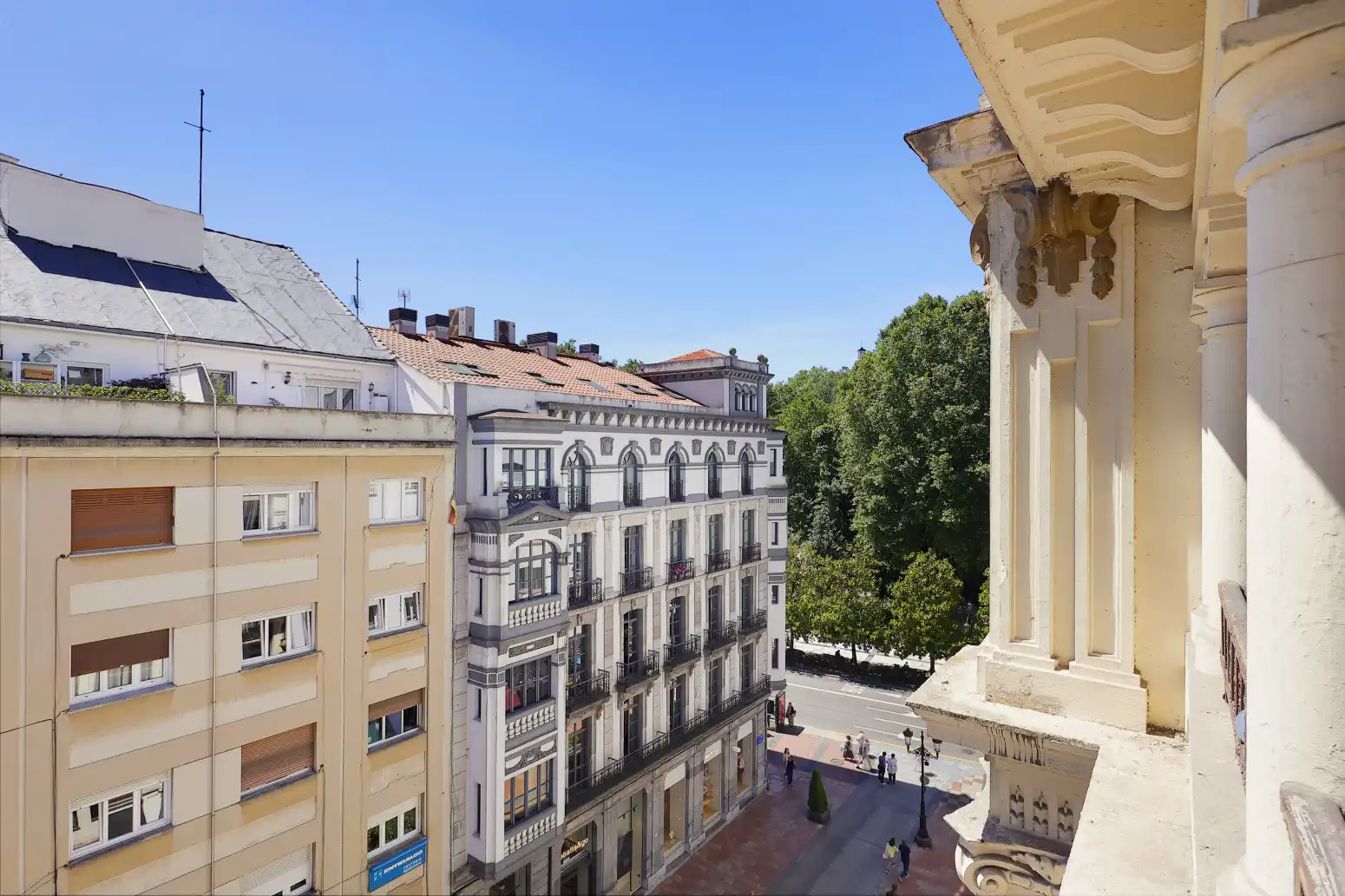 Vista exterior de Pis en venda en Oviedo  amb Calefacció i Terrassa