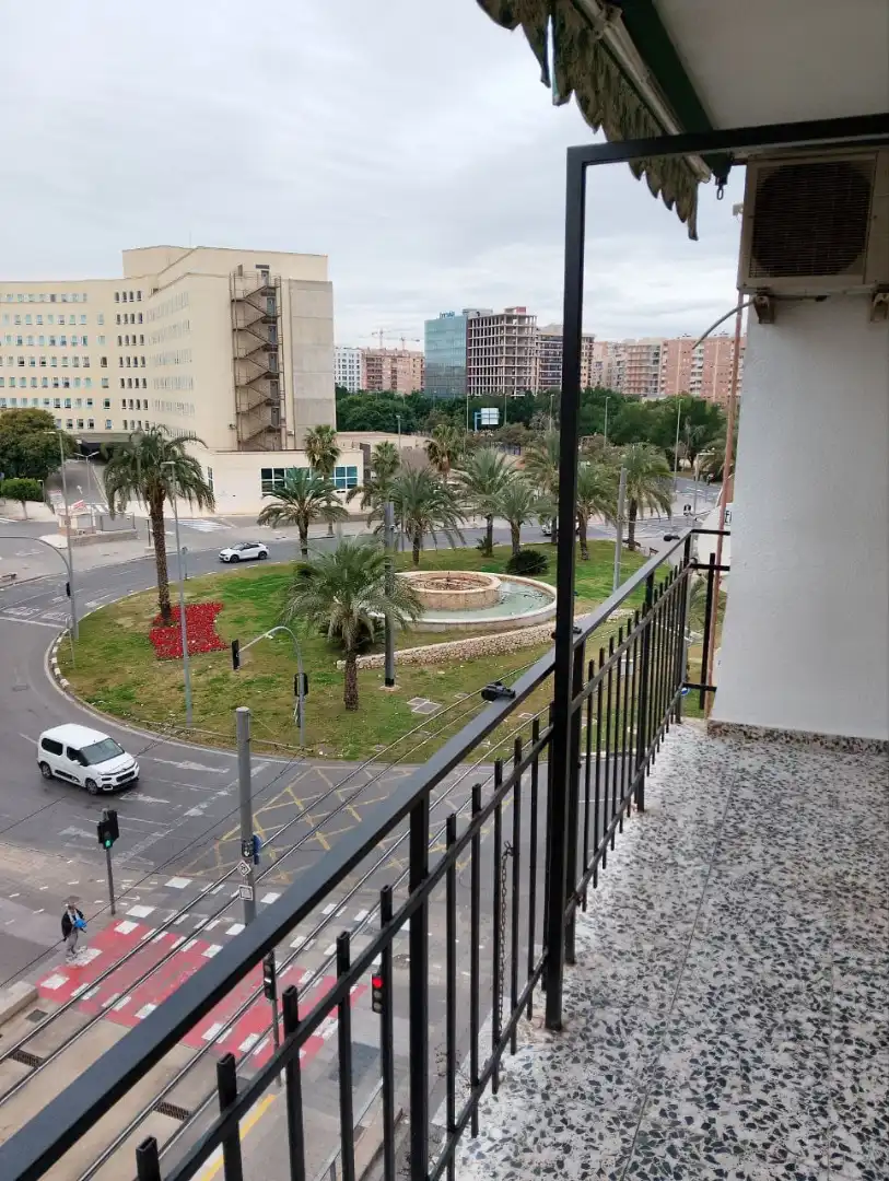 Appartamento con terrazza in vendita a Avinguda Periodista Rodolfo de Salazar