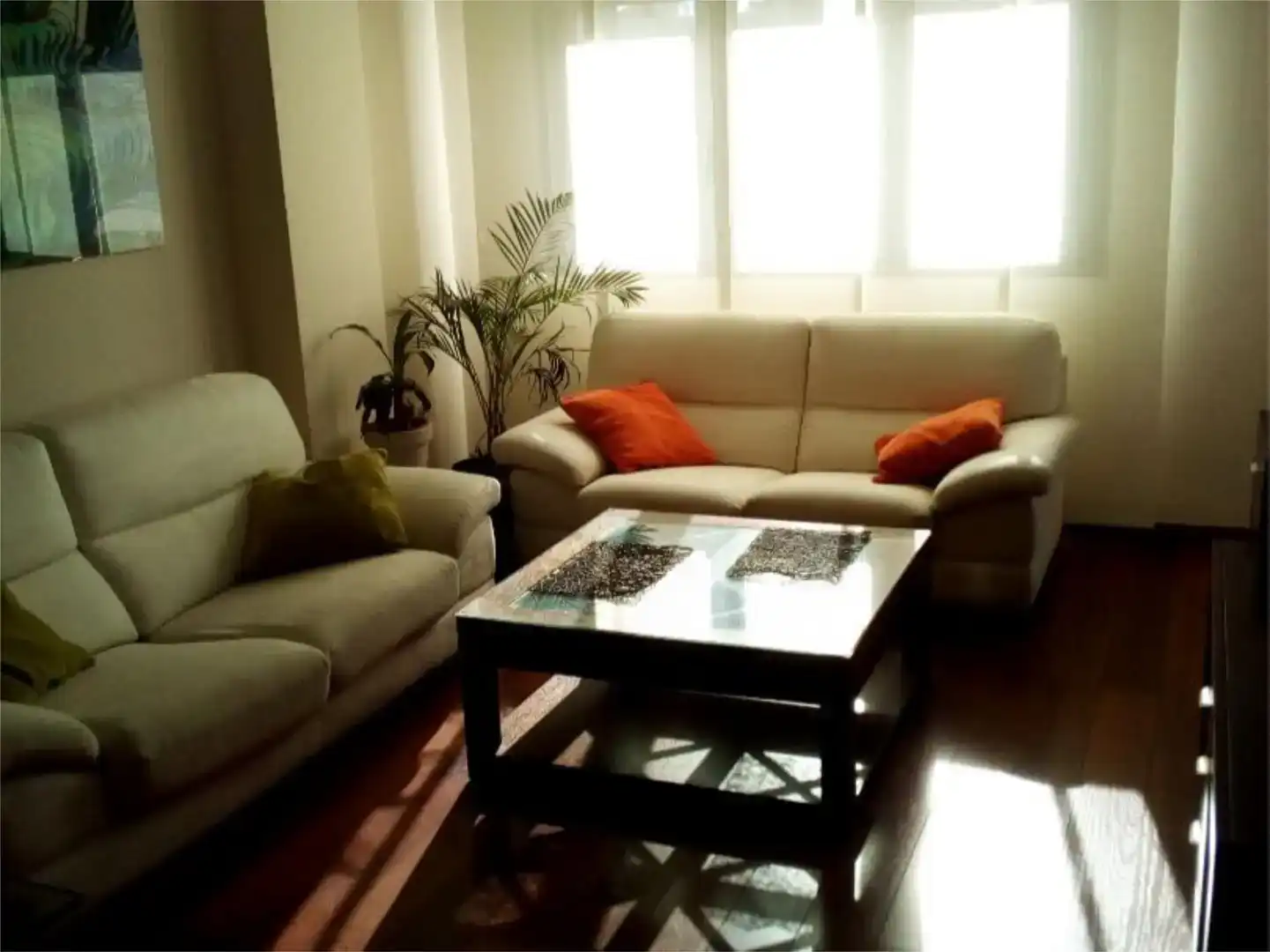 Sala de estar de Piso de alquiler en Granada con Aire acondicionado, Jardín privado y Parquet