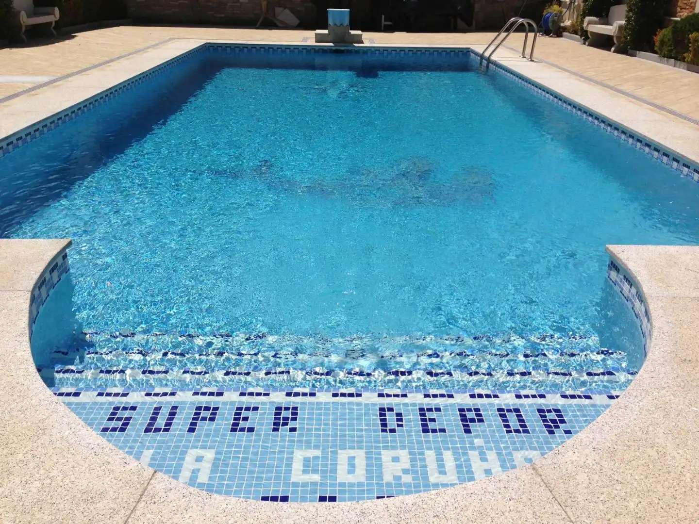 Casa con piscina en venta en Rúa novelista Elena Quiroga de Abarca 15, imagen 2