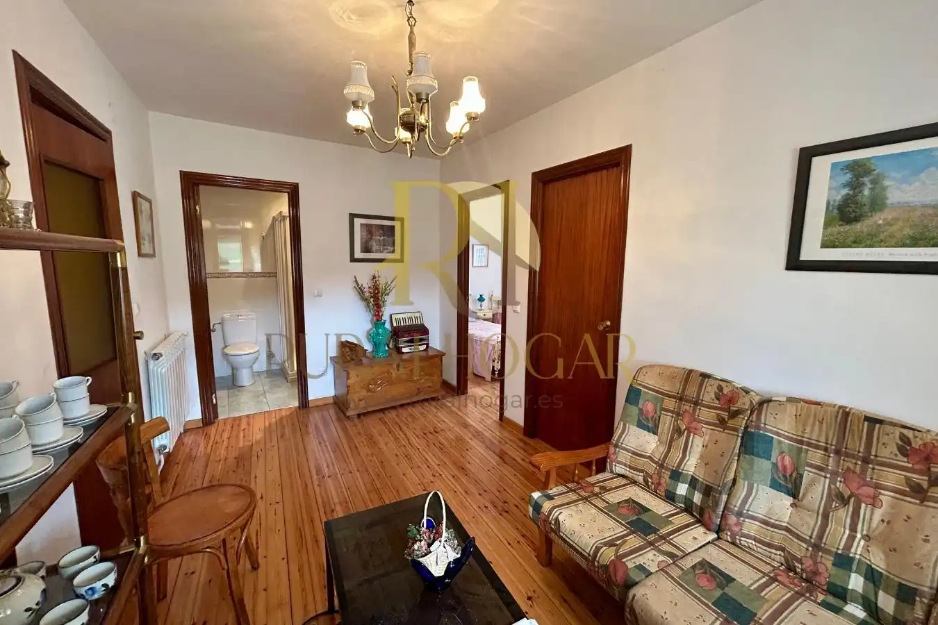 Sala de estar de Casa adosada en venta en Cabrillanes con Calefacción, Jardín privado y Amueblado