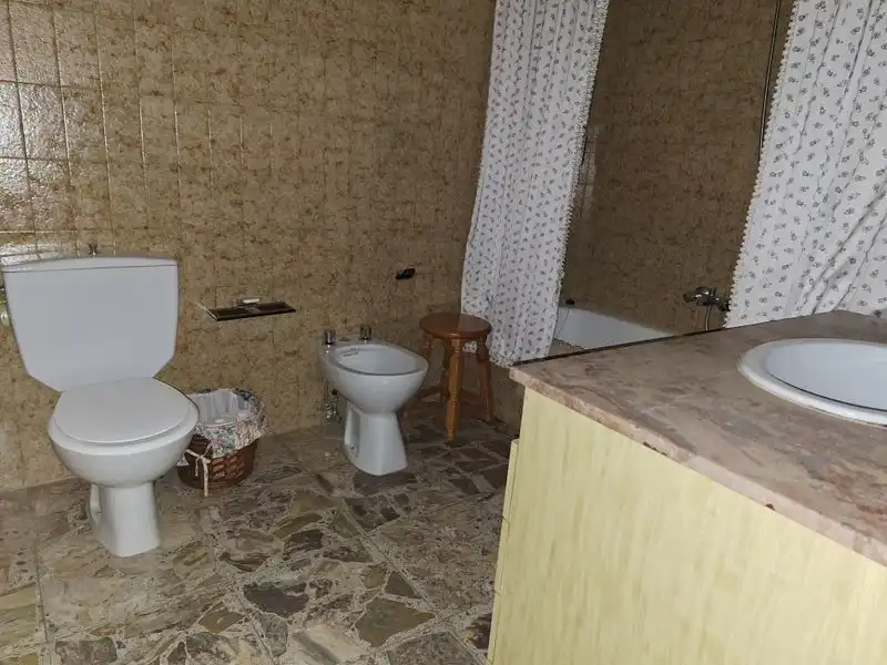 Bany de Casa o xalet en venda en Villafranca amb Calefacció, Traster i Moblat
