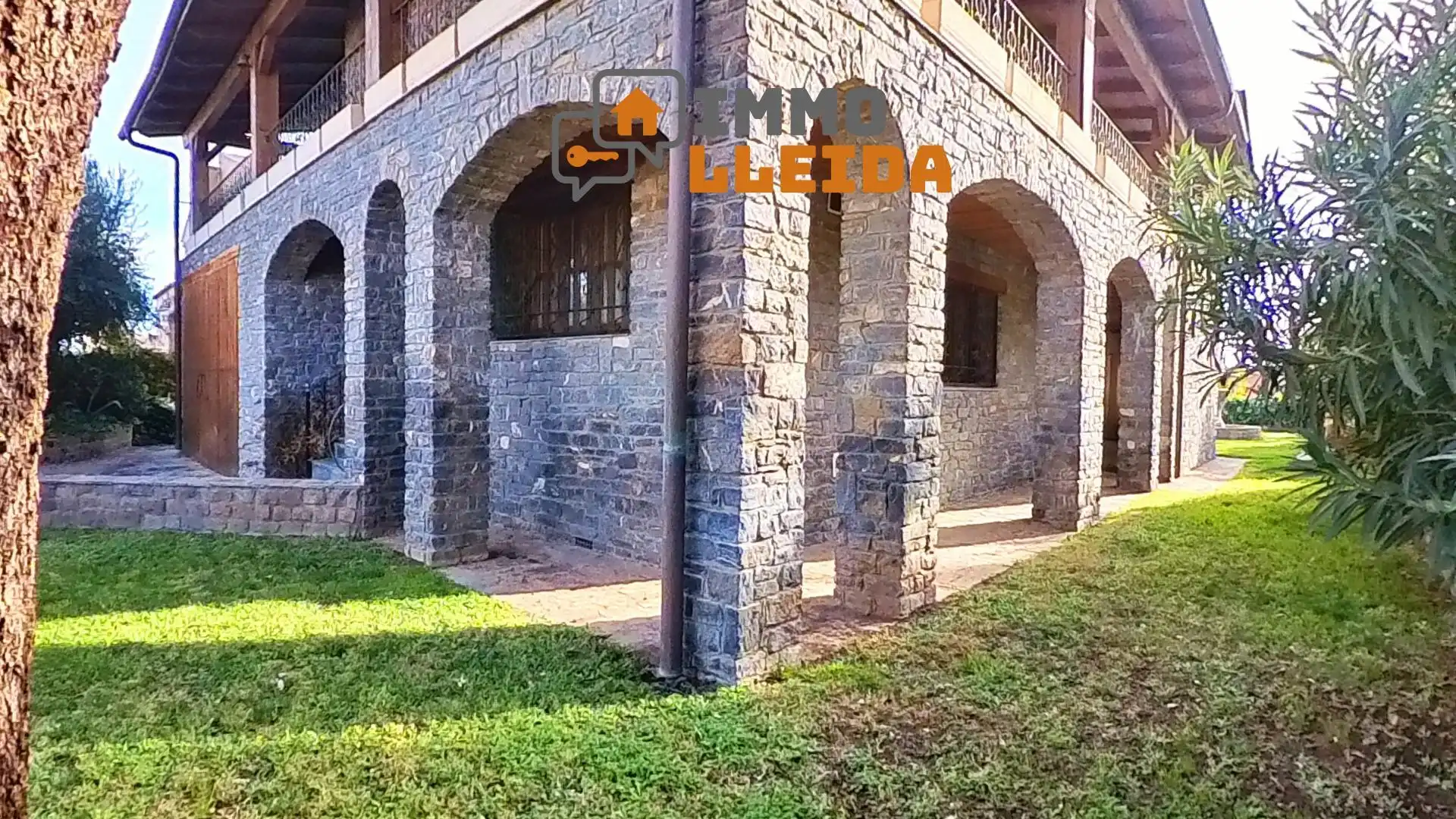 Casa con terraza en venta en Calle Sant Armengol 4, imagen 12