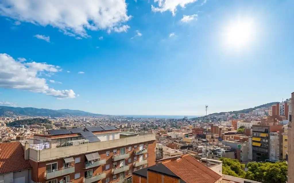Vista exterior de Ático en venta en Barcelona con Terraza y Balcón