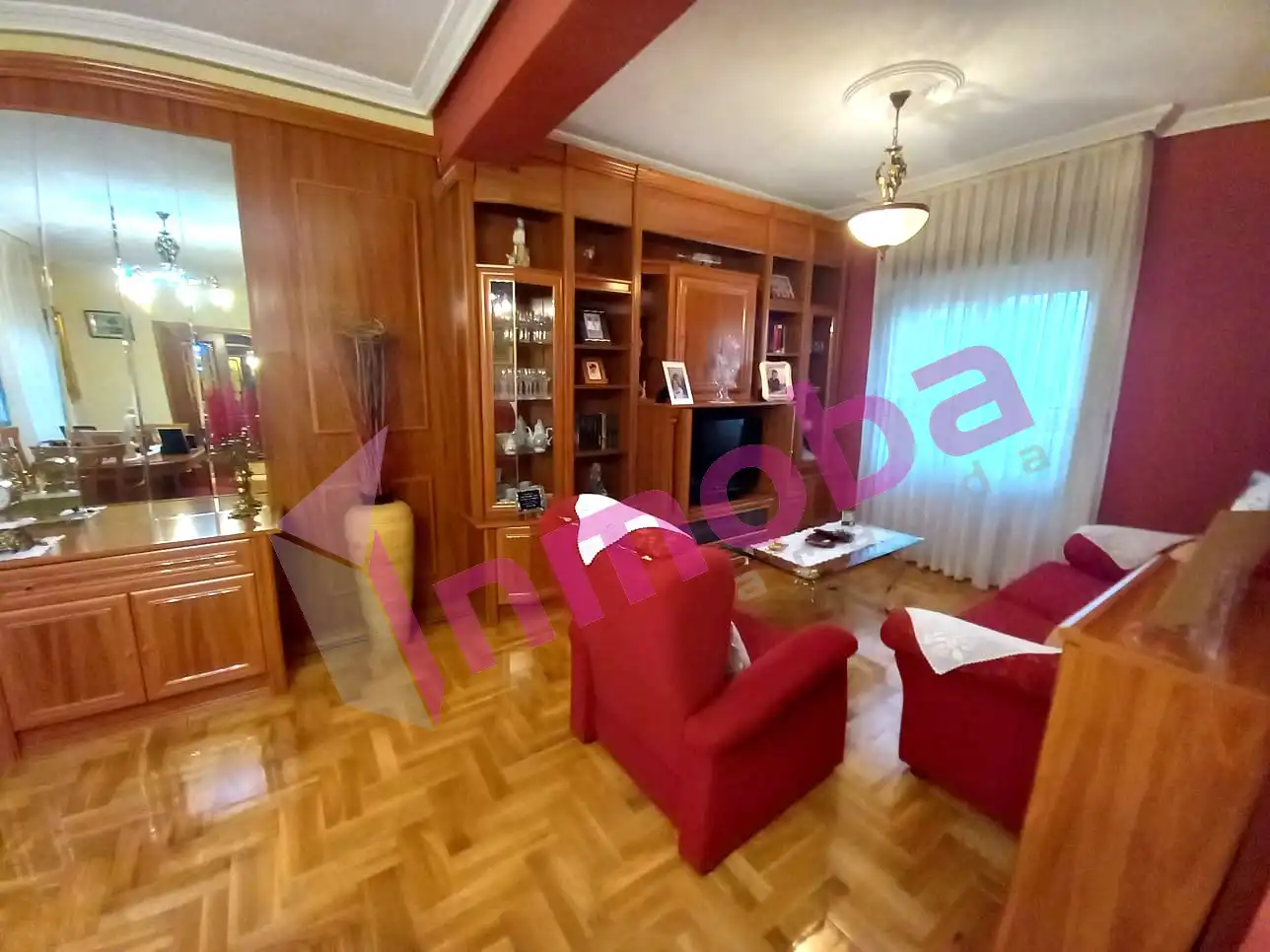 Sala d'estar de Casa o xalet en venda en Aranda de Duero amb Calefacció, Jardí privat i Parquet