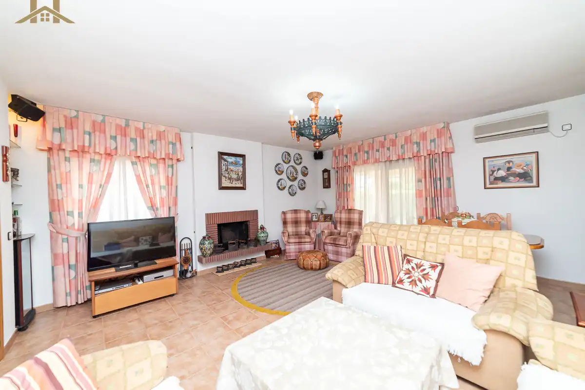 Sala de estar de Casa o chalet en venta en Cubas de la Sagra con Calefacción, Jardín privado y Piscina