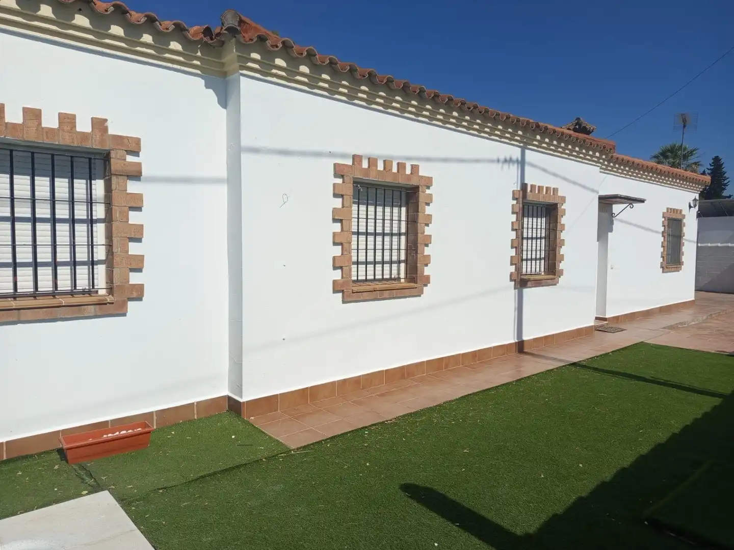 Vista exterior de Casa o chalet en venta en Chiclana de la Frontera