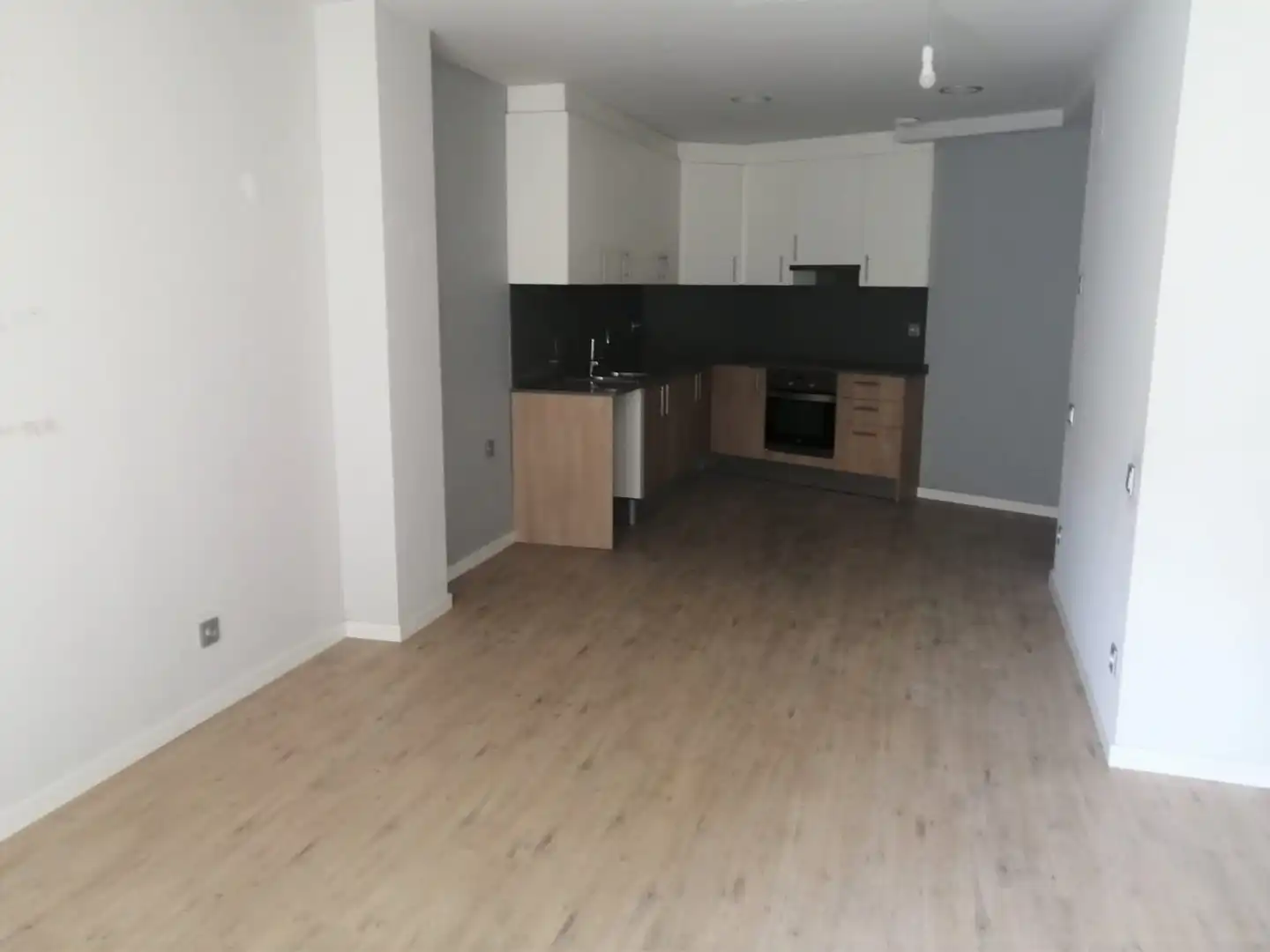 Cocina de Piso de alquiler en Martorell con Parquet, Horno y Balcón