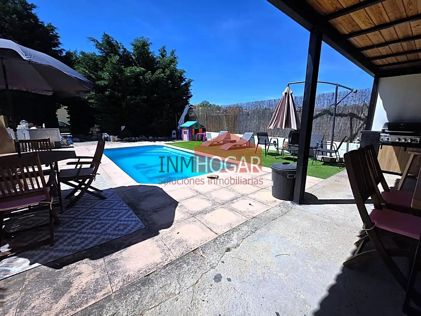 Piscina de Casa adosada en venda en Mediana de Voltoya amb Calefacció, Jardí privat i Piscina