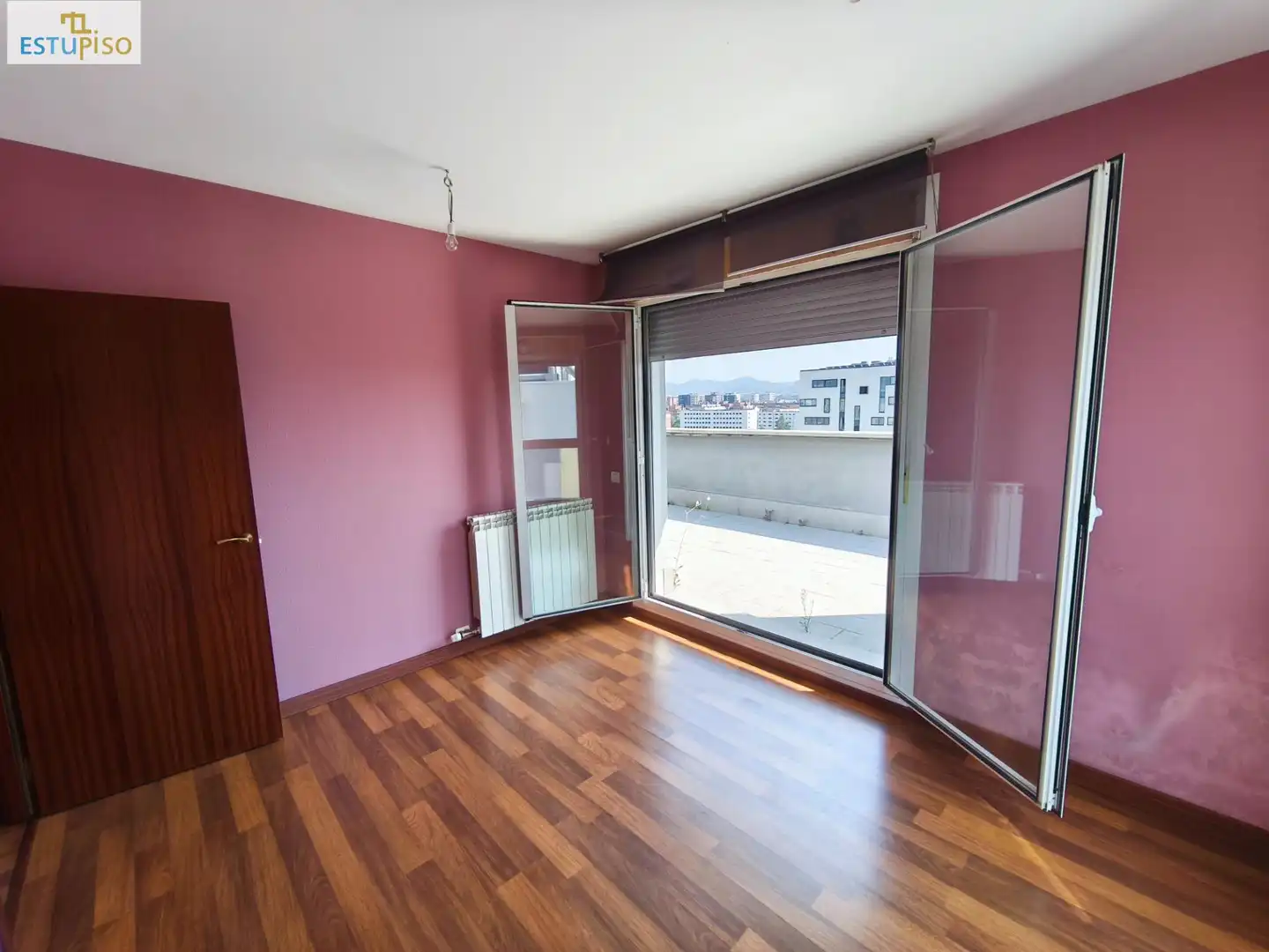 Dormitori de Pis en venda en Vitoria - Gasteiz amb Calefacció, Parquet i Terrassa