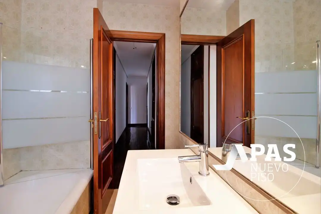 Bathroom of Flat for sale in Santander  with Heating, Private garden and Terrace