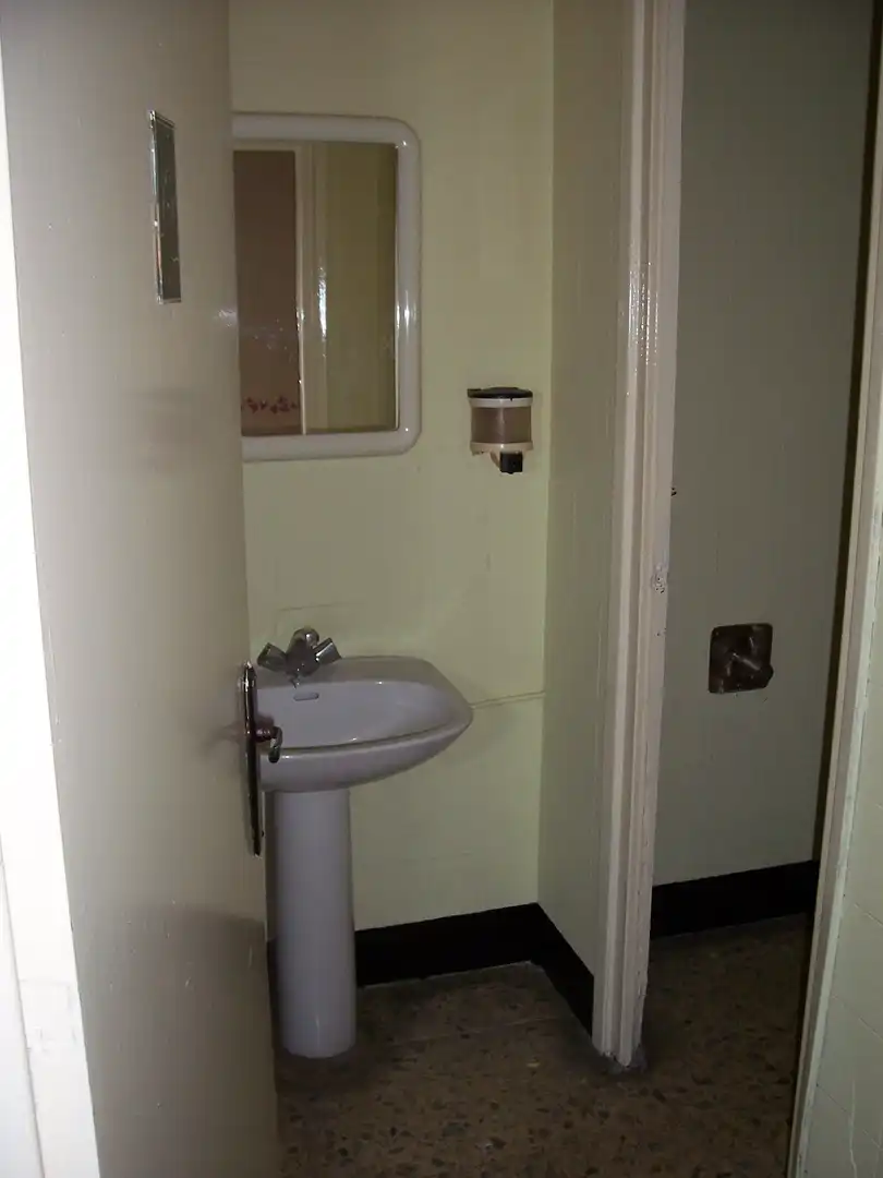 Badezimmer von Geschaftsraum zum Verkauf in Zaragoza mit Klimaanlage