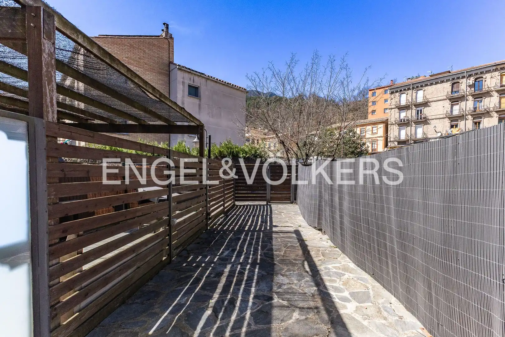 Terrassa de Casa adosada en venda en Guardiola de Berguedà amb Calefacció, Jardí privat i Balcó