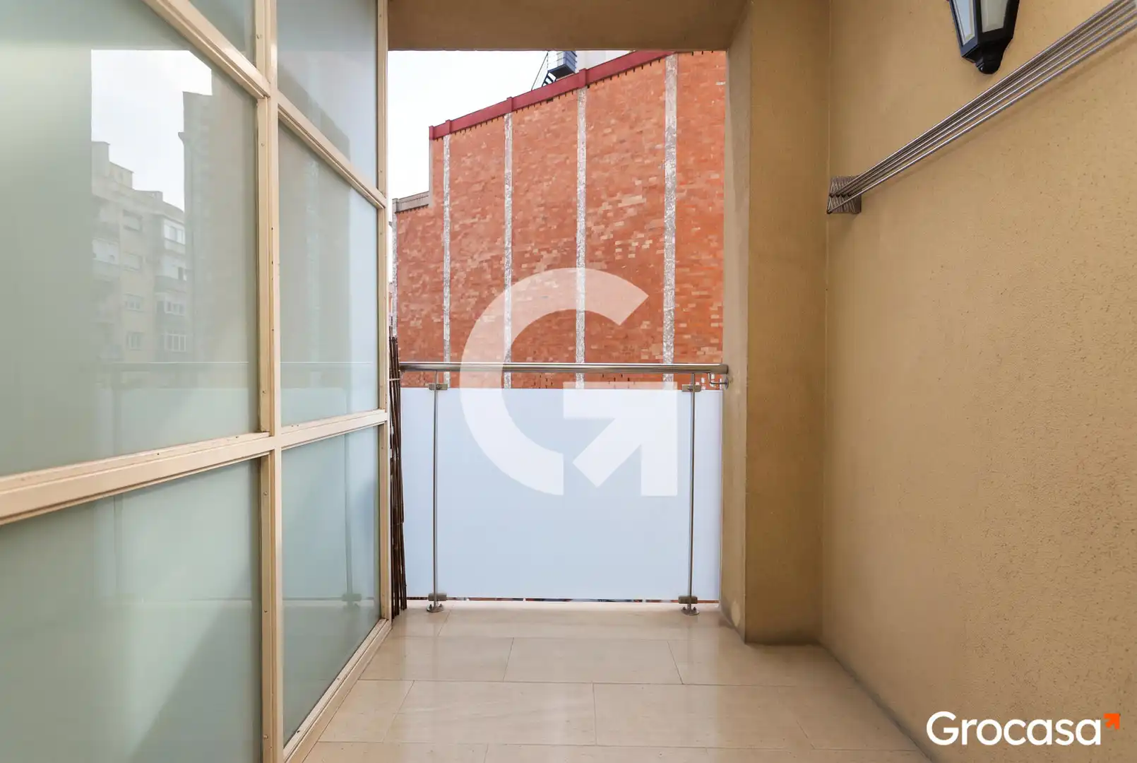 Terraza de Piso en venta en L'Hospitalet de Llobregat con Aire acondicionado, Calefacción y Horno
