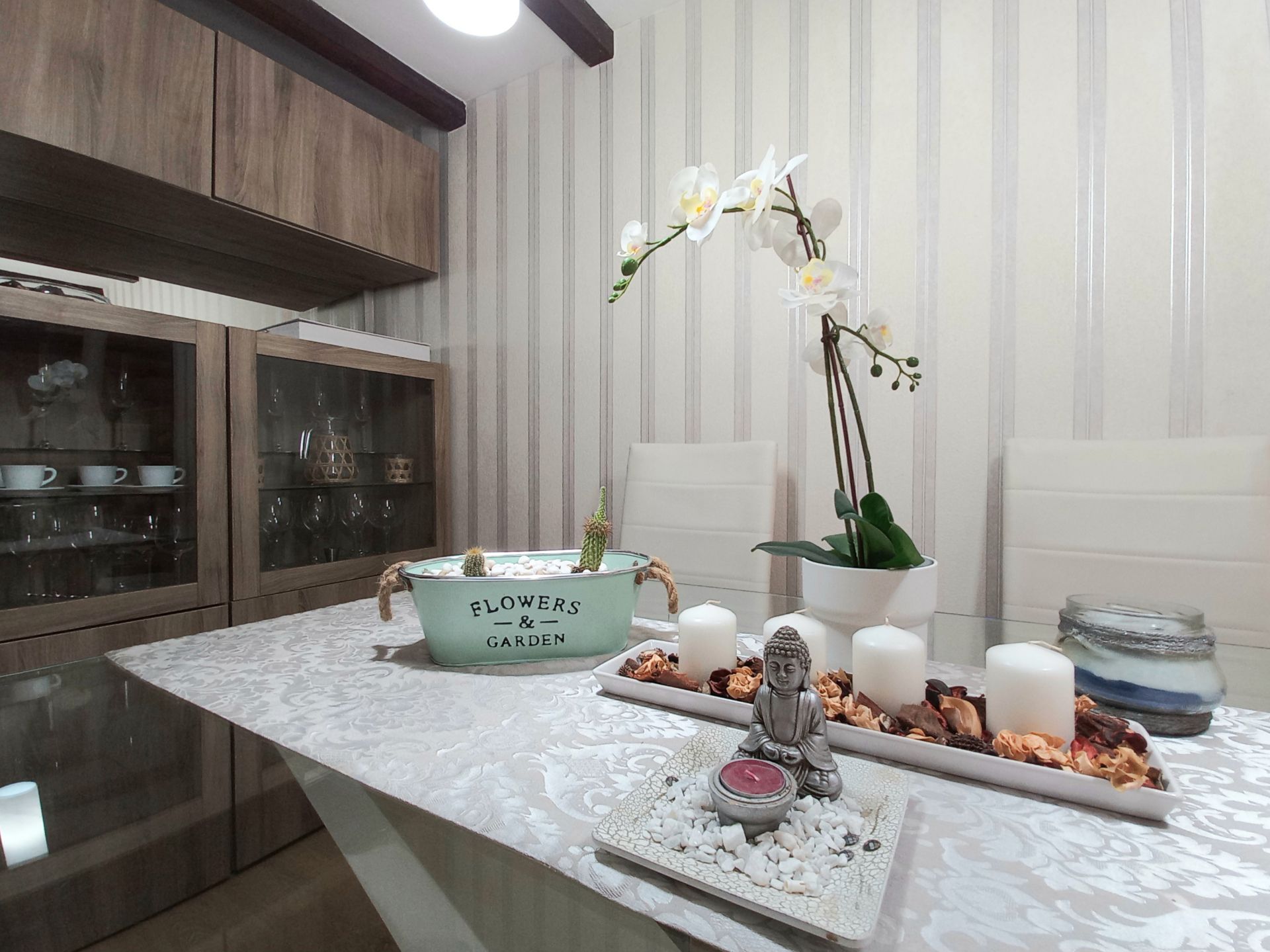 Menjador de Casa adosada en venda en Burgos Capital amb Calefacció i Jardí privat