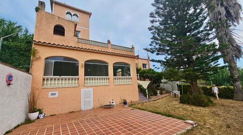 ESPECTACULAR CHALET CON PISCINA INTERIOR A LA VENTA EN CALELLA, imagen 3
