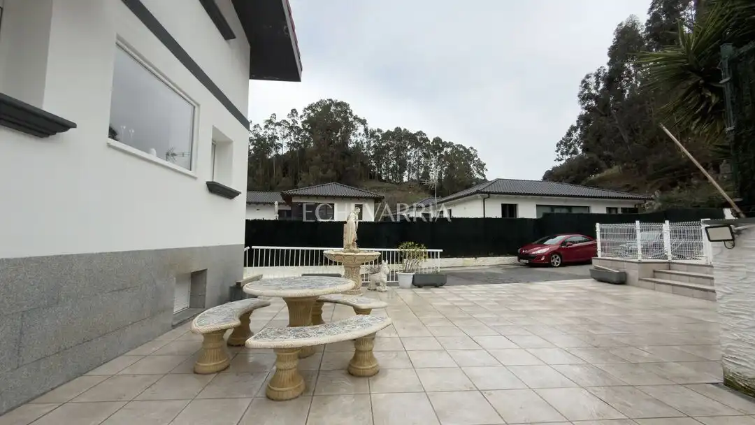 Terraza de Casa o chalet en venta en Castro-Urdiales con Calefacción, Jardín privado y Terraza