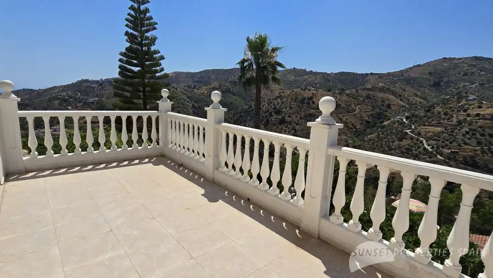 Terrace of Houses for sale in Cómpeta  with Air Conditioner, Private garden and Swimming Pool