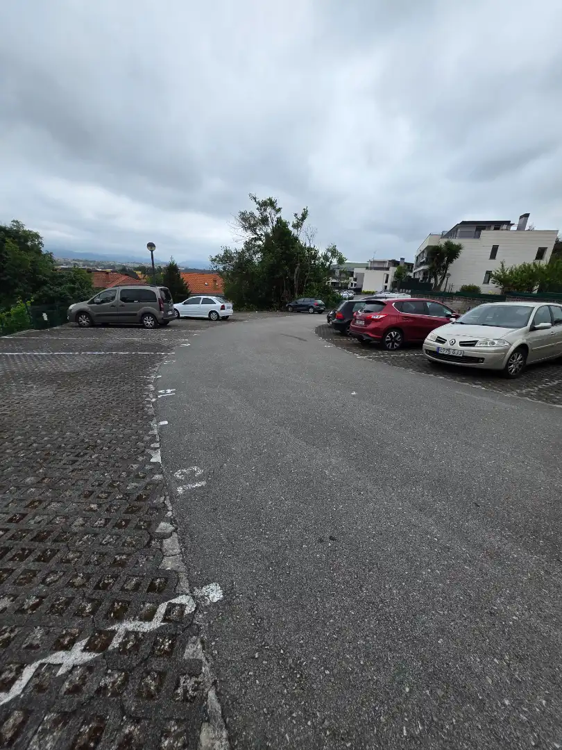 Parking de Apartamento en venta en Miengo con Calefacción, Trastero y Amueblado