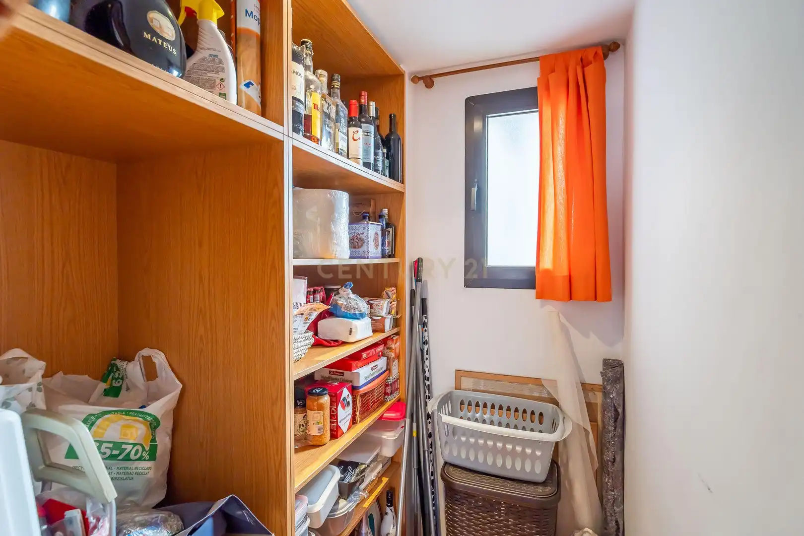 Cocina de Piso en venta en Fuengirola con Piscina y Piscina comunitaria