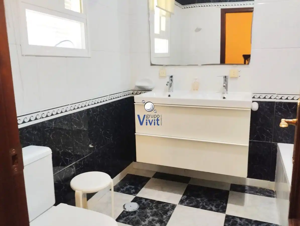 Baño de Casa o chalet en venta en Carmona con Aire acondicionado, Jardín privado y Trastero