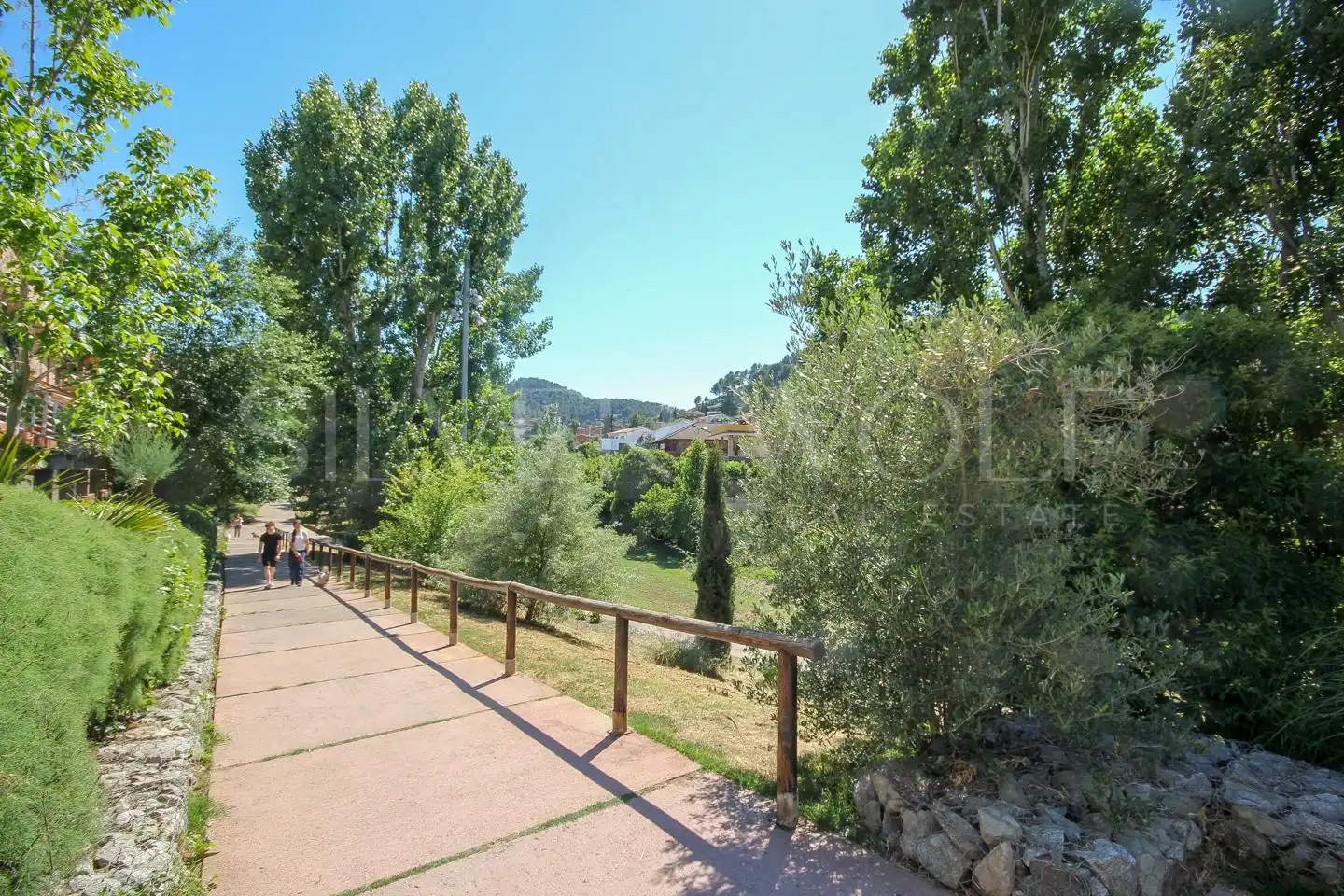 Vista exterior de Pis en venda en Montornès del Vallès amb Balcó i Alarma