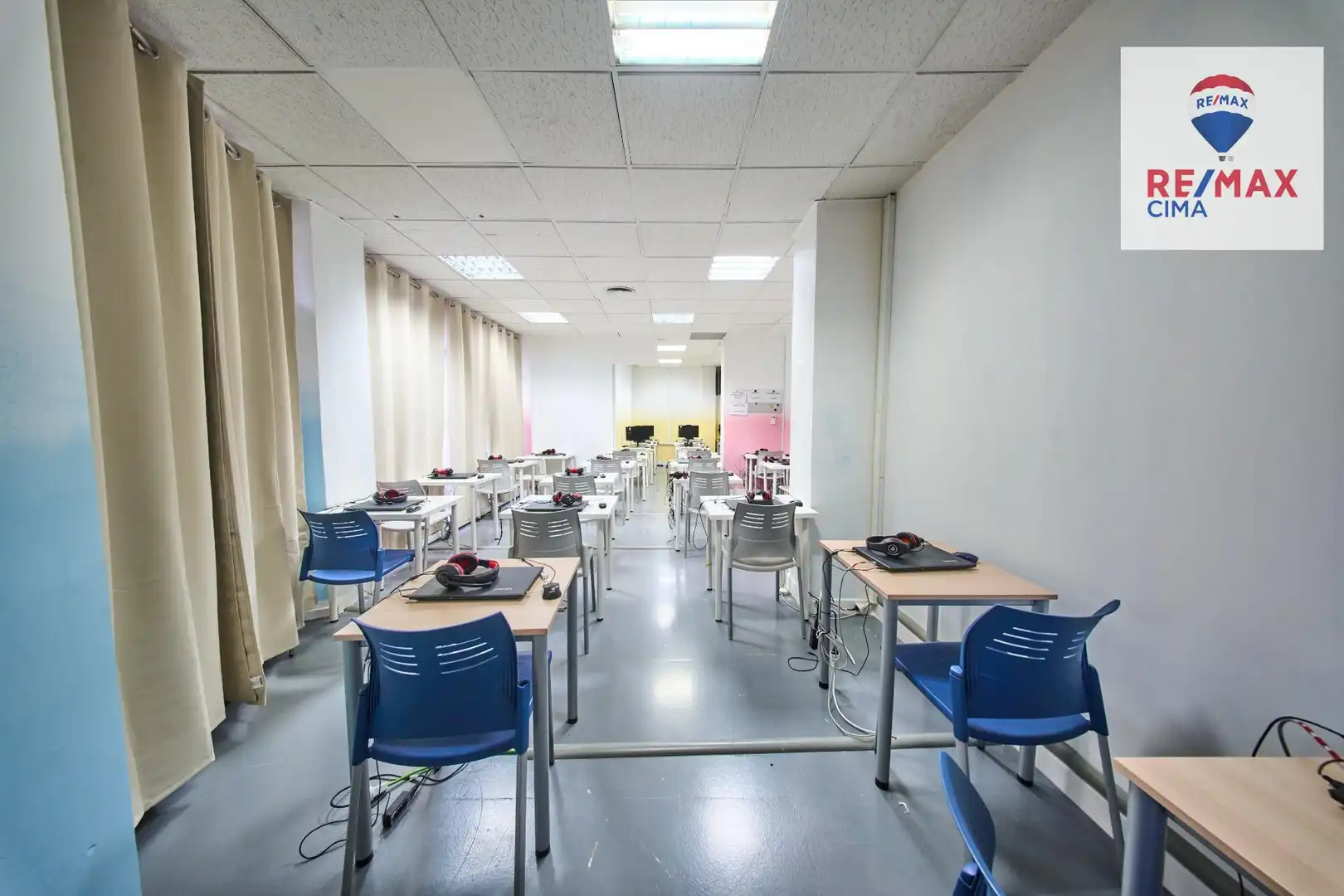 Business premises for transfer in Calle de la Cruz del Sur 8, imagen 25