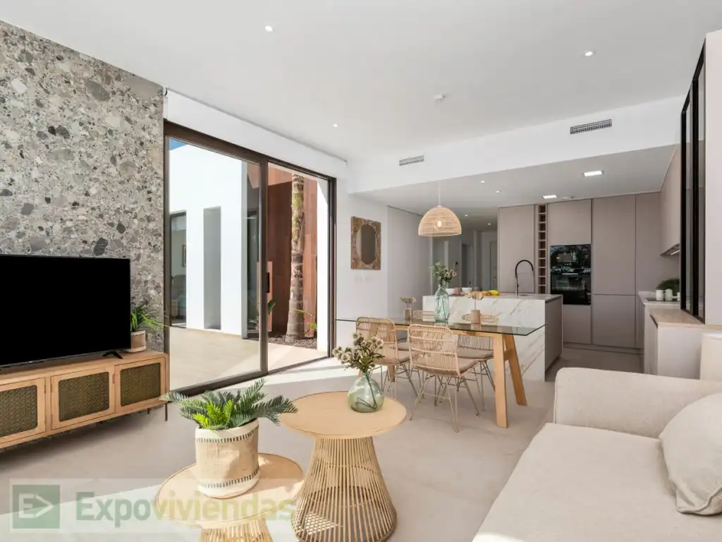 House with pool for sale in Calle Infanta Cristina, imagen 2