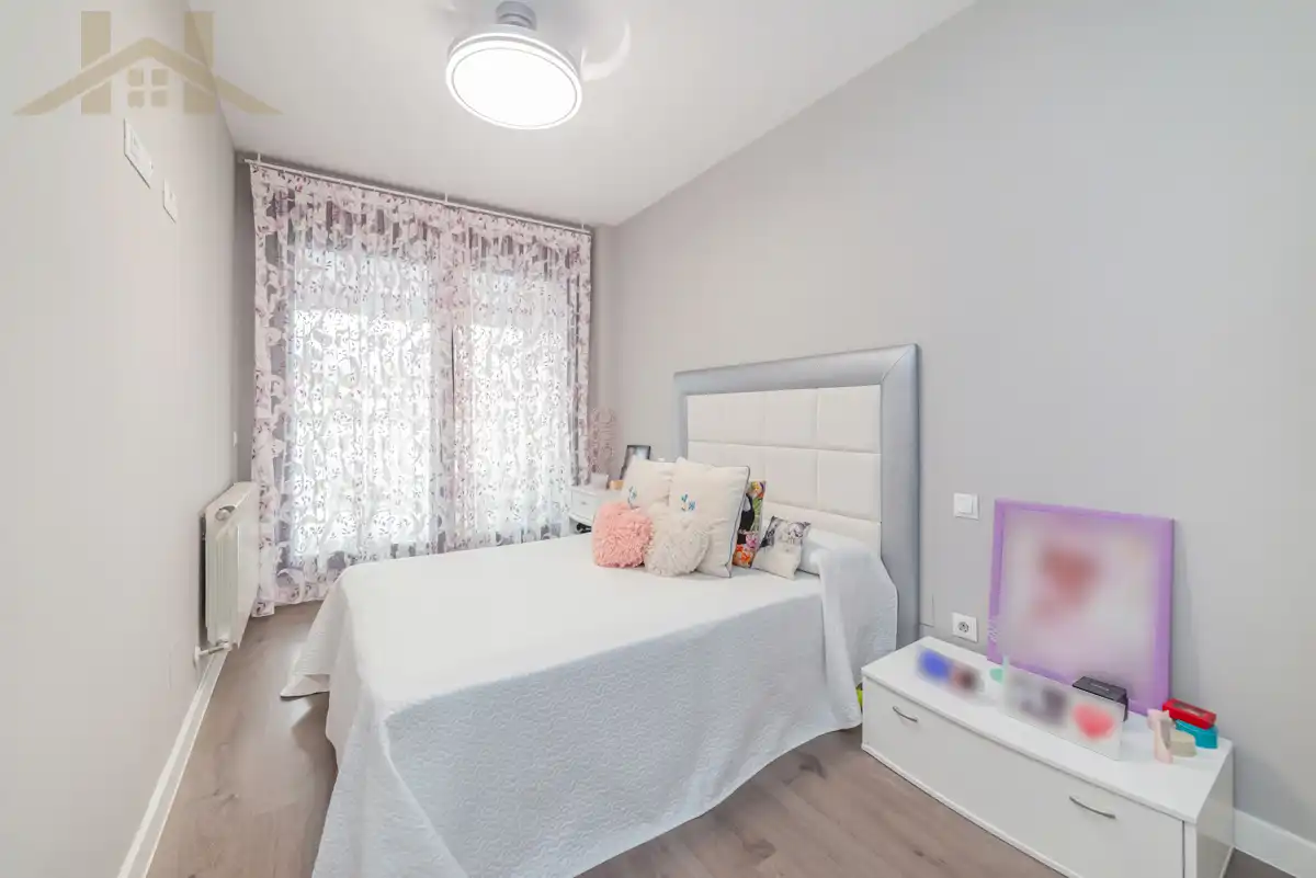 Habitación de Dúplex en venta en Valdemoro con Aire acondicionado, Calefacción y Terraza