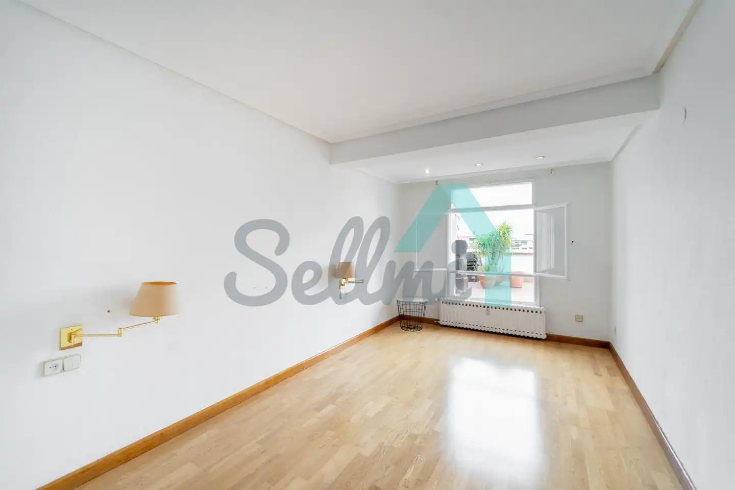 Sala de estar de Ático de alquiler en Oviedo  con Calefacción y Terraza