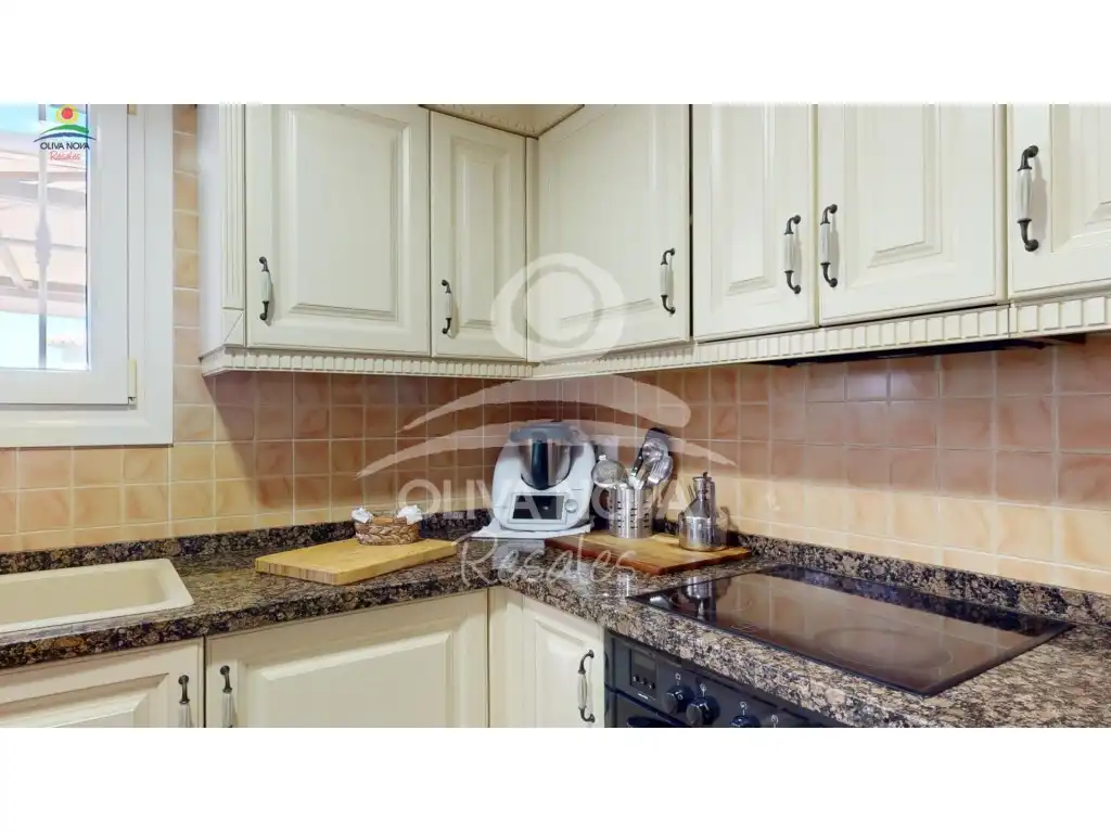 Cocina de Casa o chalet en venta en Oliva con Jardín privado