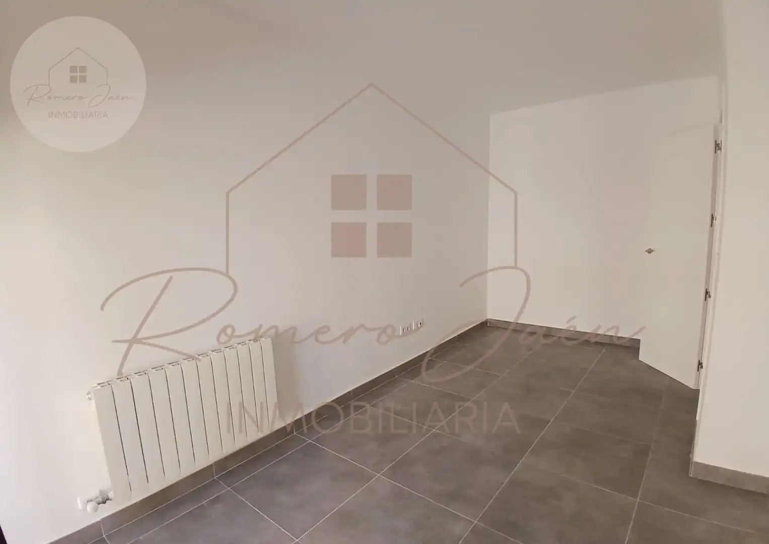Dormitori de Casa o xalet en venda en Jaén amb Calefacció
