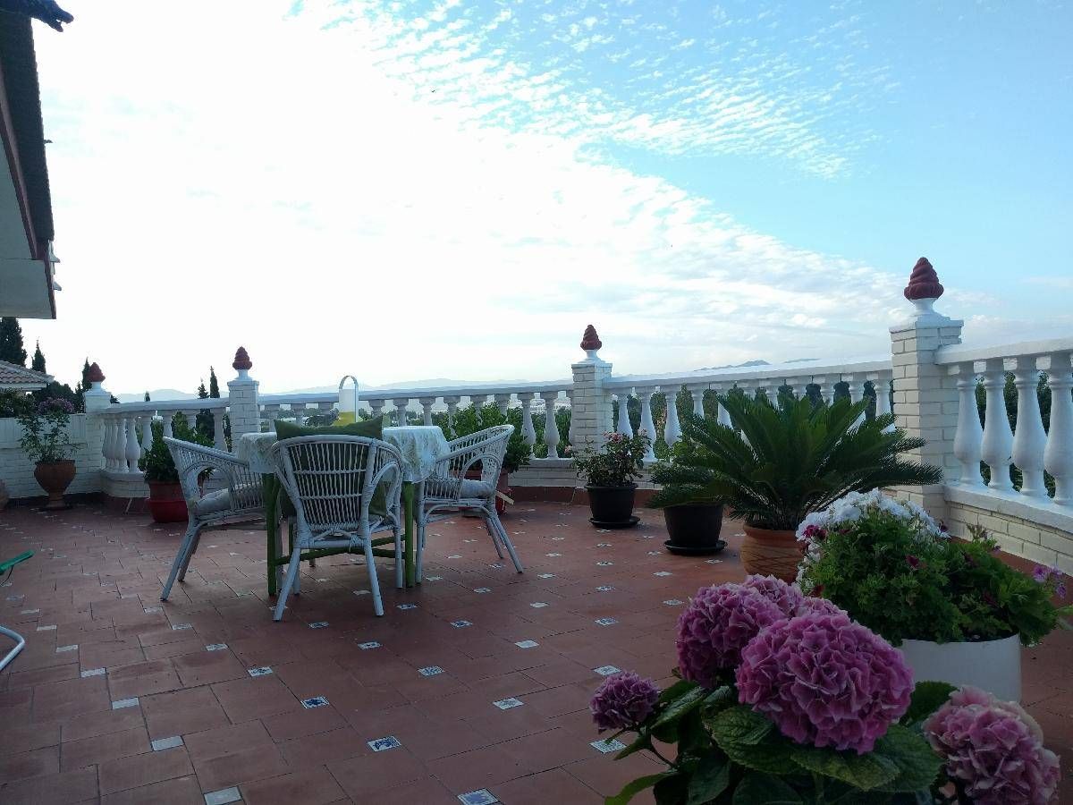 Terrassa de Casa o xalet en venda en Málaga Capital amb Aire condicionat, Jardí privat i Terrassa
