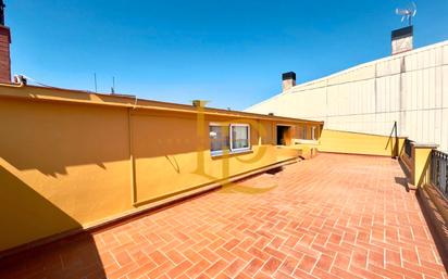 Vista exterior de Casa adosada en venda en Rubí amb Aire condicionat, Calefacció i Jardí privat