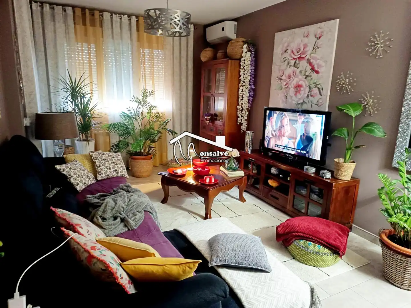 Sala de estar de Casa adosada en venta en Yeles con Aire acondicionado, Calefacción y Jardín privado