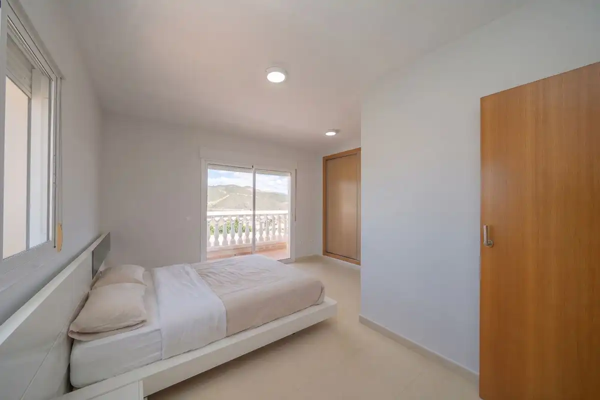 Casa pareada con terraza en venta en Carrer d'Oriola, imagen 17