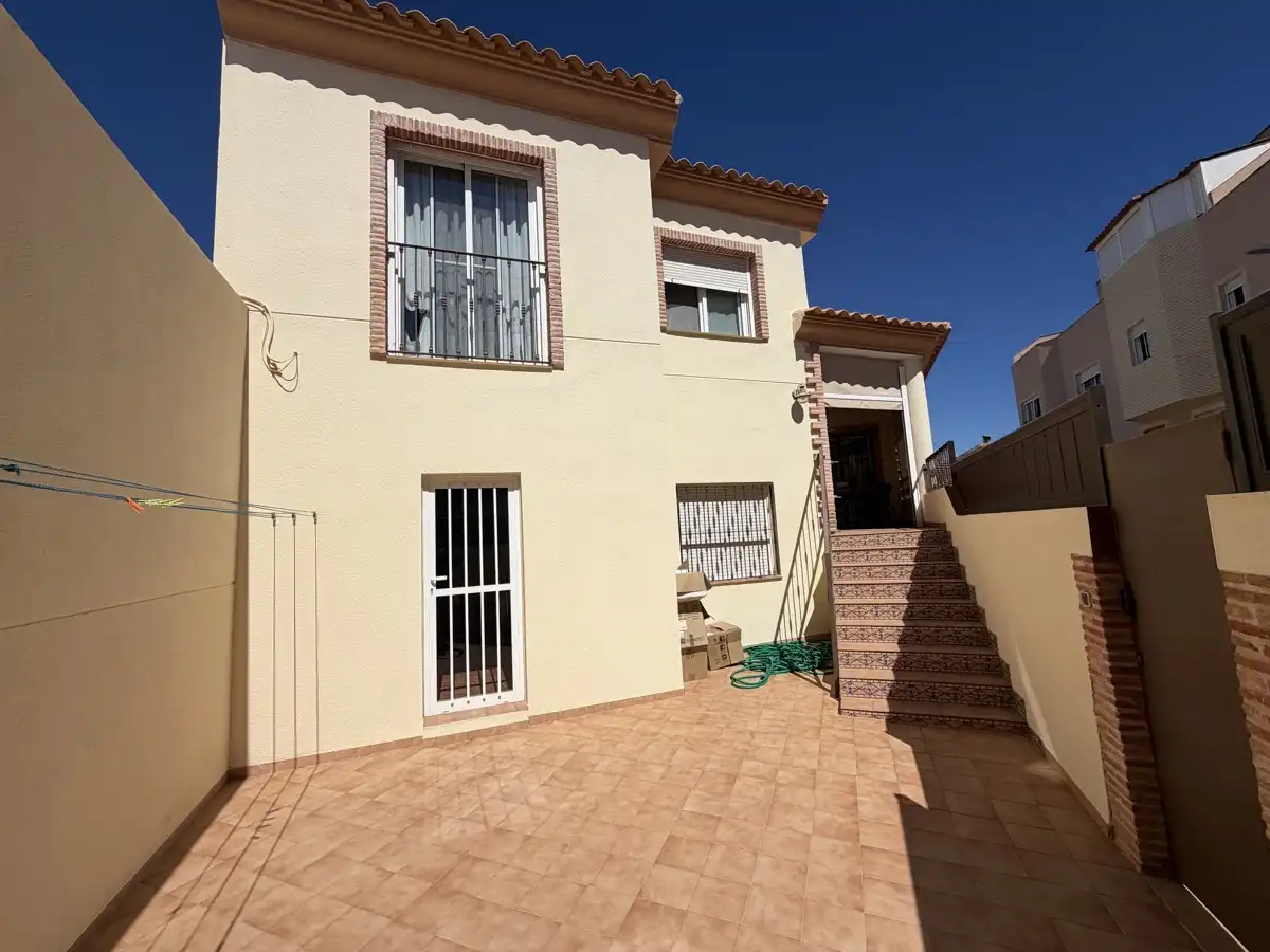 Reihenhaus zum Verkauf in Pilar de la Horadada ciudad, imagen 2