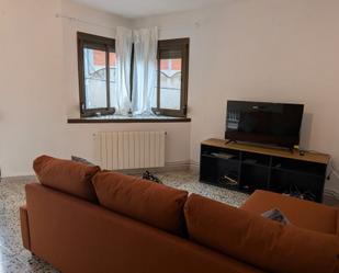 Sala d'estar de Pis de lloguer en Santa Coloma de Gramenet amb Aire condicionat, Moblat i Forn